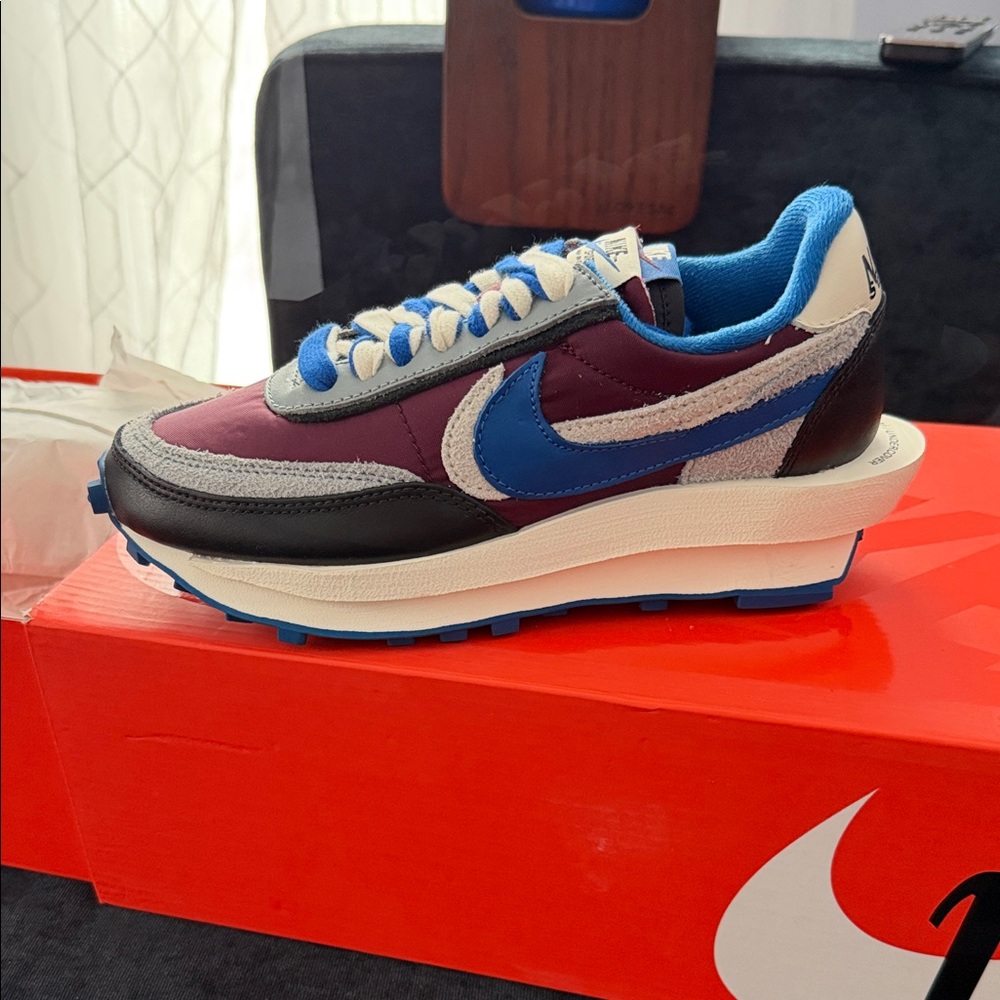 Nike LDWAFFLE / SU Burgundy and Blue Sneakers